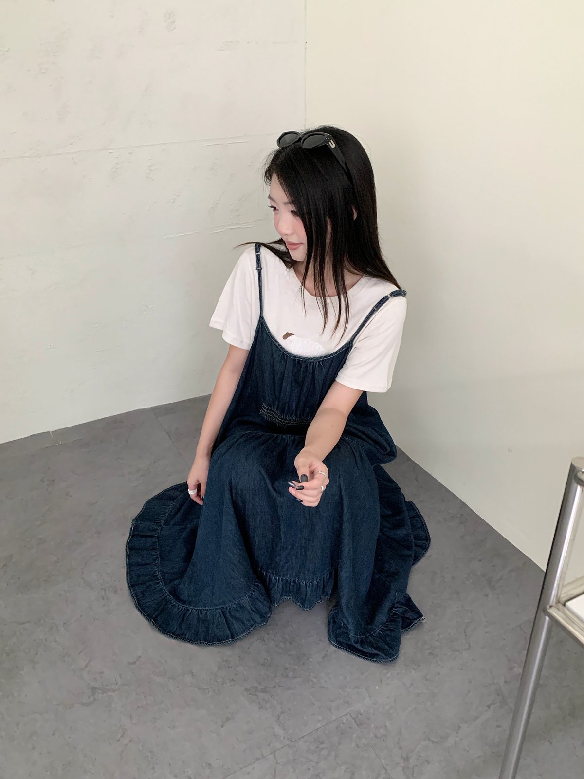 雙面都可以穿的抓皺吊帶牛仔洋裝 18