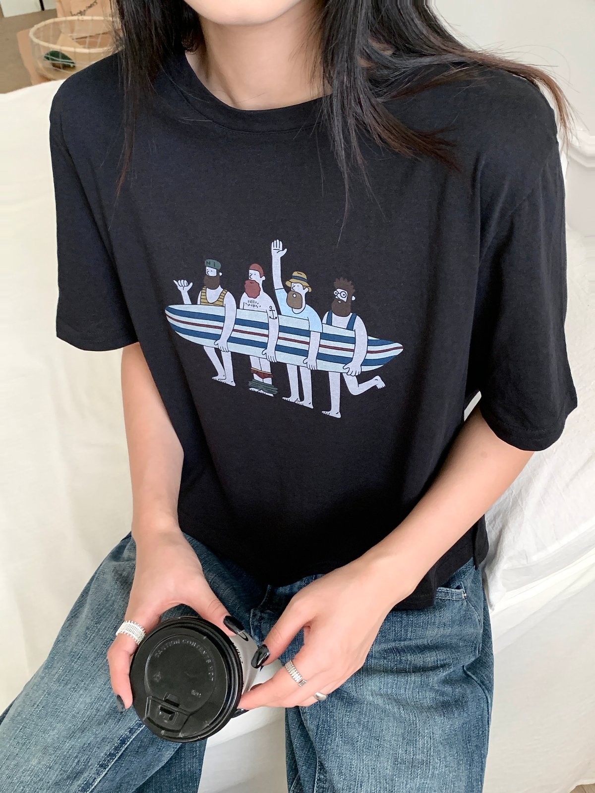 四人衝浪插畫短袖T 7