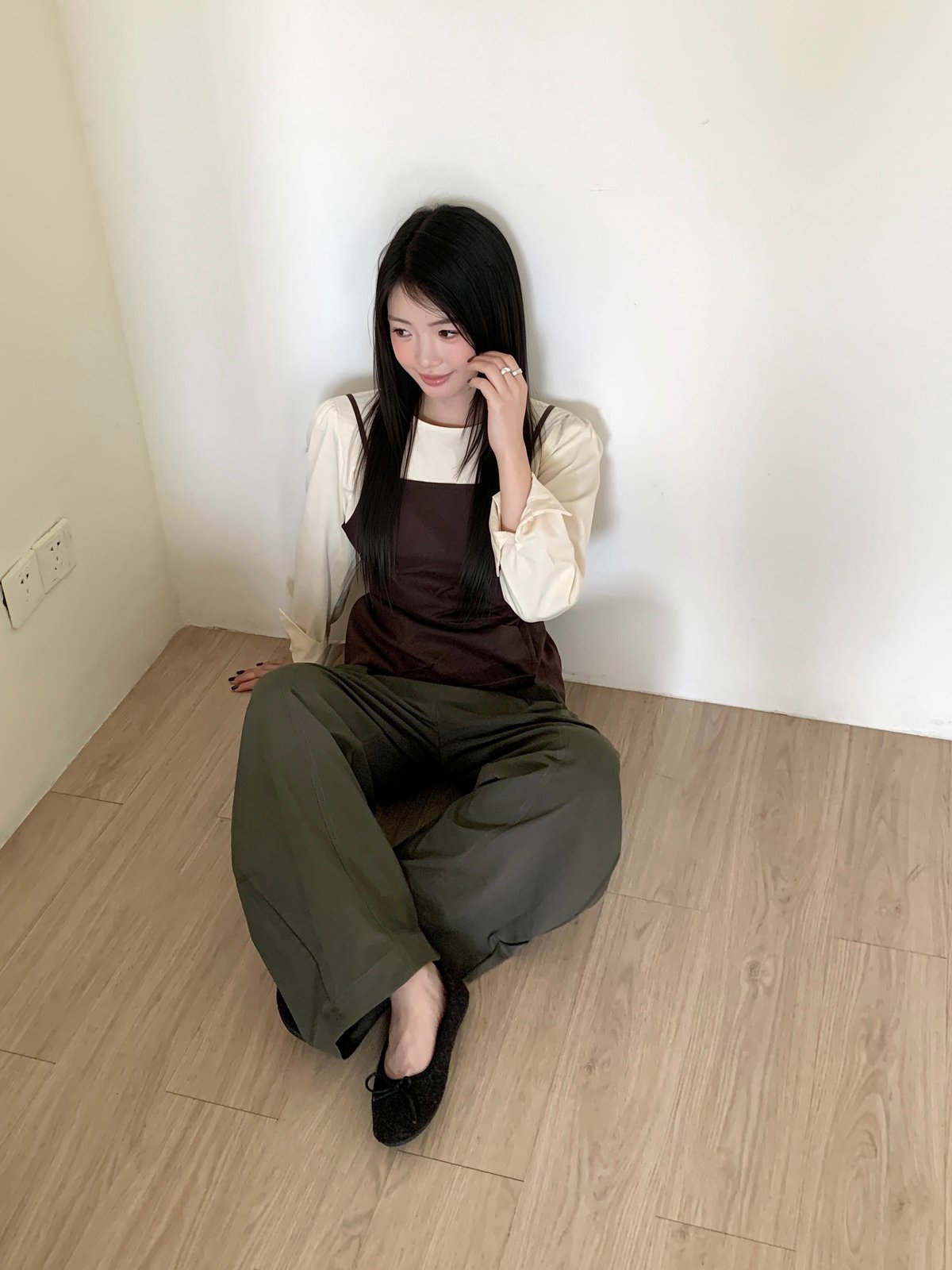 冰冰涼涼材質超好寬版氣球西裝褲 6