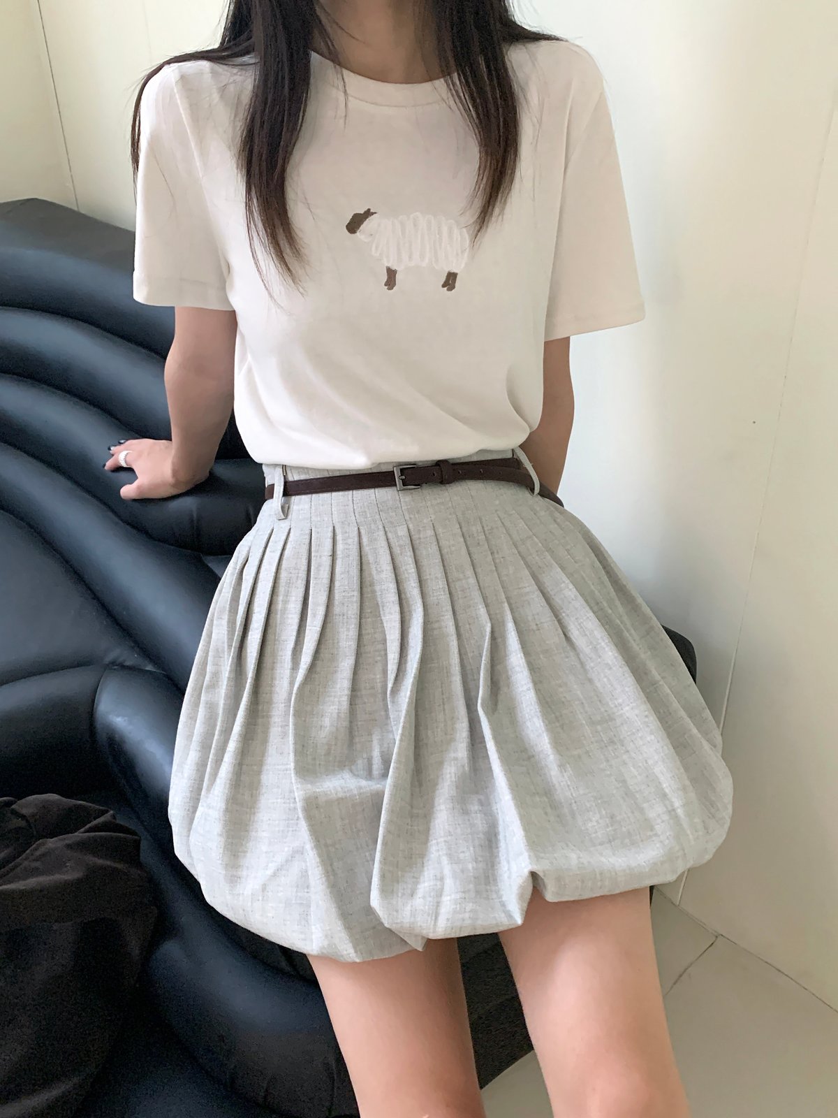 小羊刺繡圓領上衣 米白